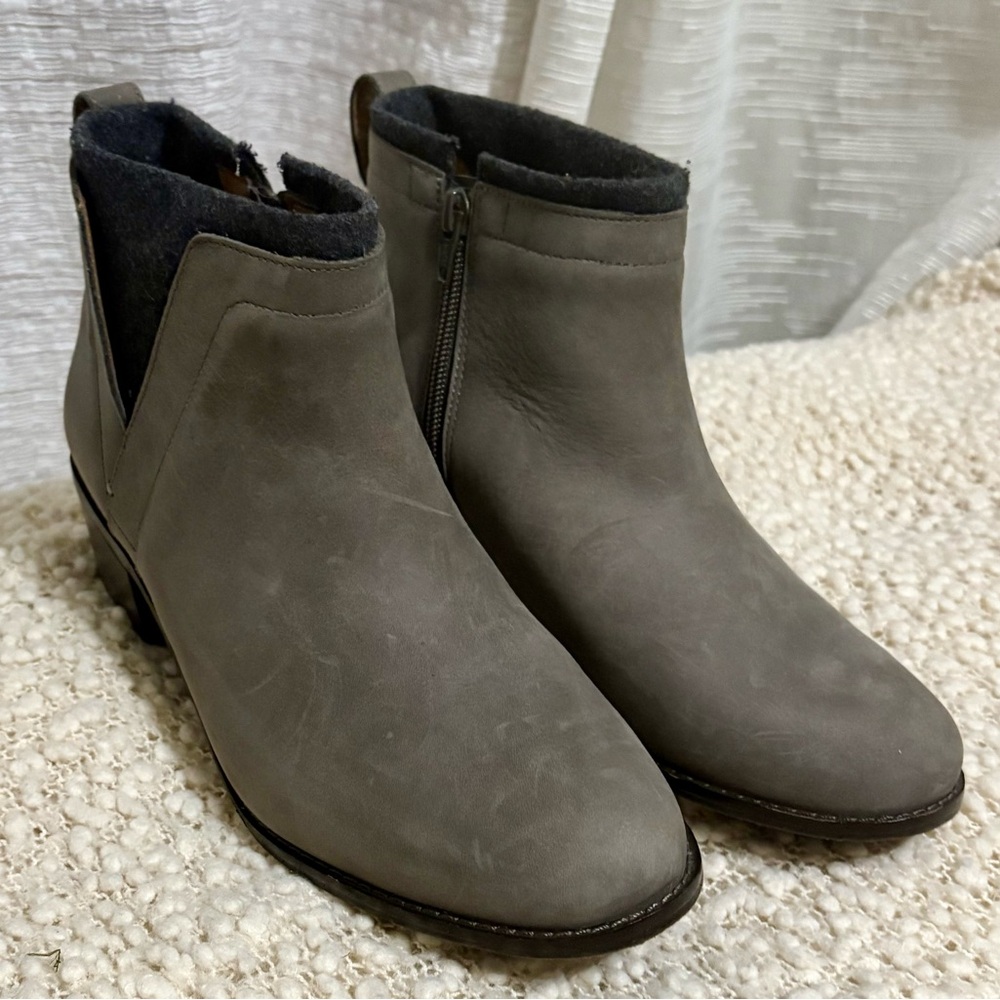 Vionic Gray Ankle Boots with Zipper and Low Heel